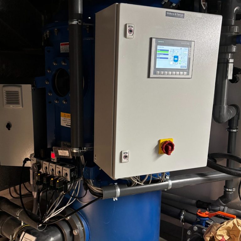 Pumpen und technische Anlagen rund ums schwimmbad